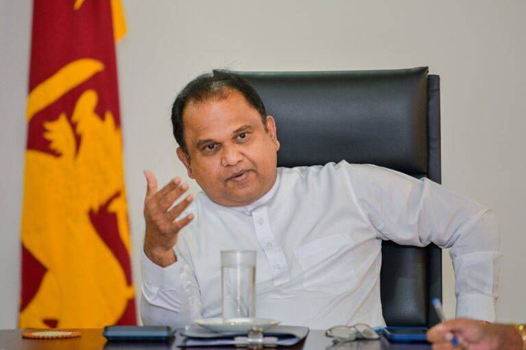 බිත්තරක් රු.40ට දෙන්න බැරි නම් ආනයනය කරනවා – වෙළෙඳ ඇමති
