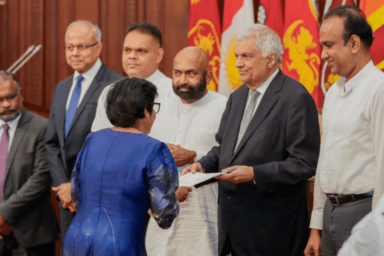 ශ‍්‍රී ලංකාවේ ක්ෂුද්‍ර, සුළු හා මධ්‍ය පරිමාණ ව්‍යවසාය අංශය නැවත පණ ගැන්වීමට මූල්‍ය පහසුකම් පැකේජයක්