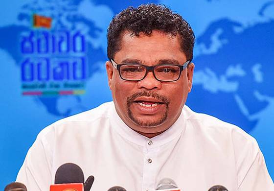 මහින්දත්,බැසිලුත් රනිල්ට සහය දෙන්න හිටියේ – පොහොට්ටුව ඇතුළේ වුණේ කුමන්ත්‍රණයක්!