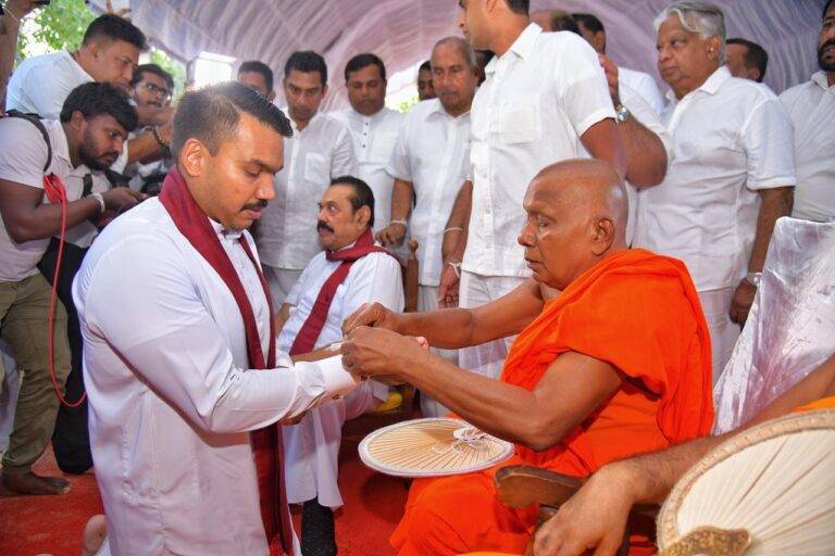 මහින්ද සහ නාමල් අනුරාධපුරයට!
