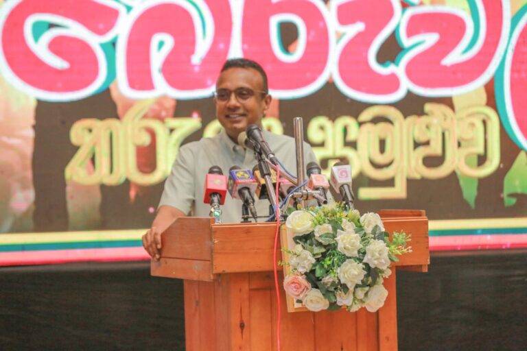 සජිත්ට චන්ද ලක්ෂ 28 ක් ලැබෙද්දී හිටපු සජබෙ මන්ත්‍රීවරු 14 ක් දැනටමත් සජිත් එක්ක නෑ, තවත් ගැලවෙනවා – මනුෂ