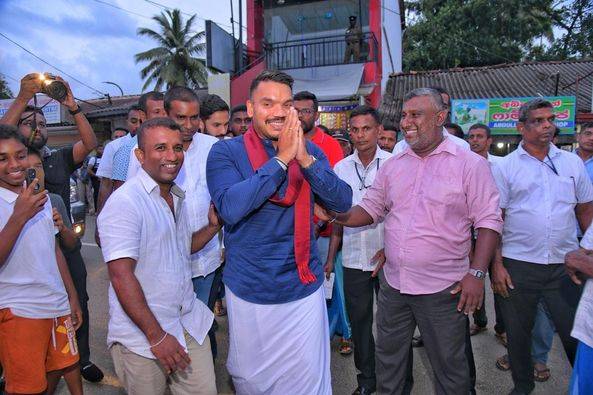 අපෙන් පළිගන්න සංවර්ධනය කටයුතු නැවැත්තුවා.ඒකෙන් වැදුණේ ජනතාවට – නාමල්