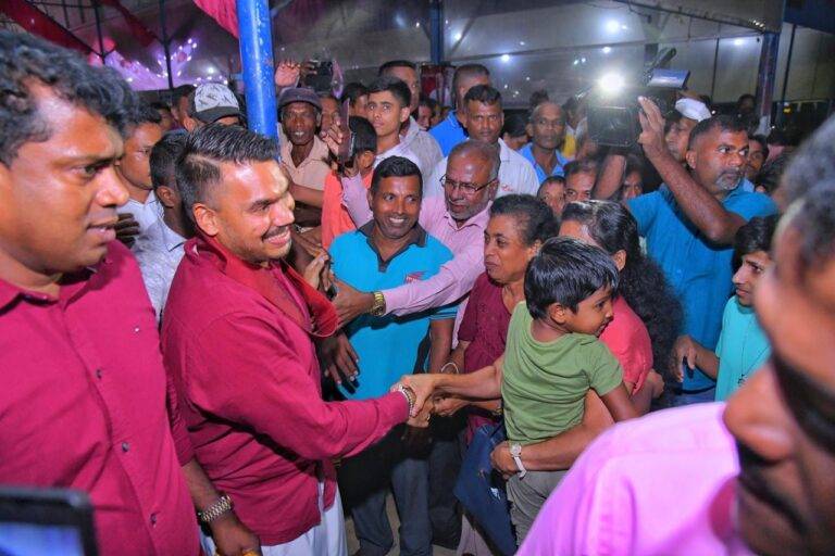 රණවිරුවන්ගේ විශ්‍රාම වැටුප් ගැටළුවට විසඳුම් දෙන බවට නාමල්ගෙන් සහතිකයක්!