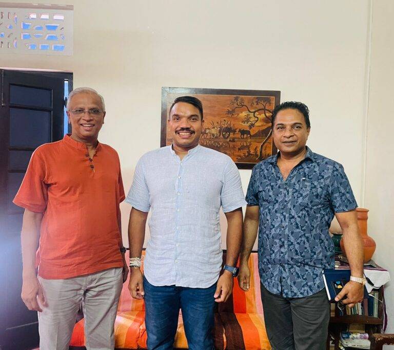 නාමල් සහ සුමන්දිරන් අතර සාකච්ඡාවක්!