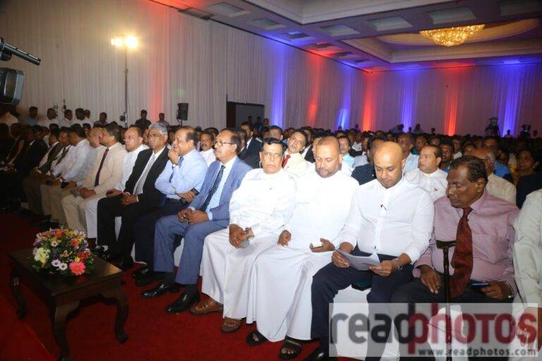 (PHOTOS):මෛත්‍රීගෙන් ගැලවුණු ශ්‍රීලනිපයයි,ලන්සාගේ නව සන්ධානයයි නැවතුණු තැන.රාජපක්ෂලා අතහැරි පොහොට්ටුවත් එයි!