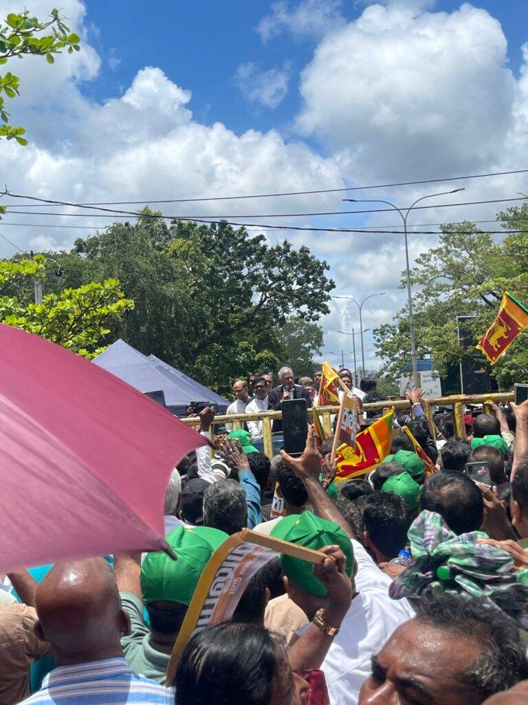 කැස්බෑවේ රනිල්, රනිල් ජනපති කරවීමට පෙරට එයි…
