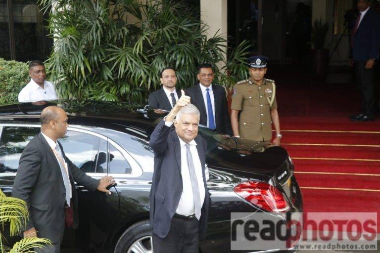 ප්‍රශ්න ඉවරයක් කරන්න මට සහය දෙන්න!