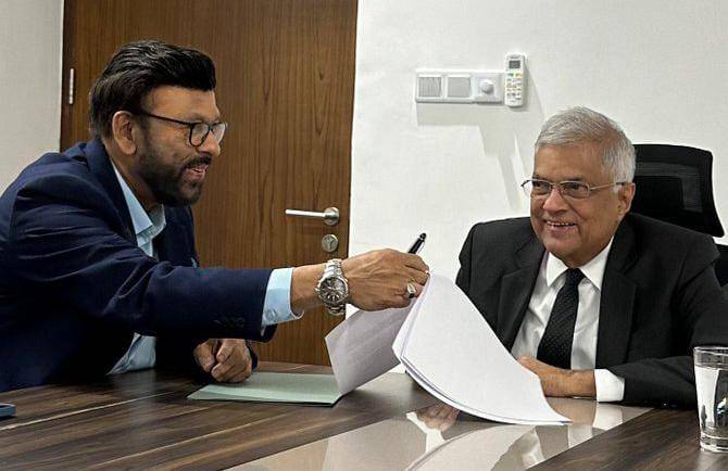 ශ්‍රී ලංකා මුස්ලිම් කොංග්‍රස් පාර්ලිමේන්තු මන්ත්‍රී අලි සහීර් මවුලානගේ සහායත් ජනාධිපති රනිල්ට !
