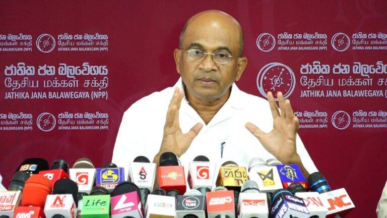 රට බංකොලොත් කළ පිරිස වේදිකා තුනකට බෙදී නැවතත් රට කරන්න බලය ඉල්ලනවා -NPP ගණකාධිකාරී සහ විගණක වෘත්තිකයින්ගේ සංවිධානය