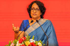 මේ පනින පැනිලිවලට දැන් නම් ගෙම්බොත් පුදුම වෙලා ඉන්නේ – හරිනි අමරසූරිය