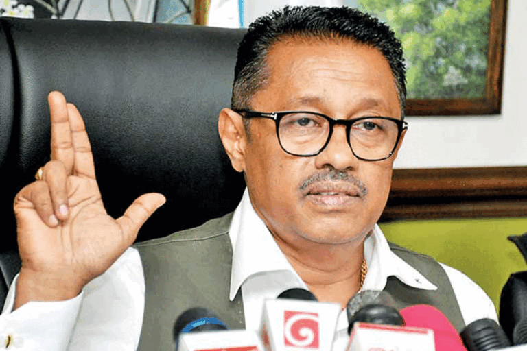ජනක රත්නායකත් ජනාධිපතිවරණ සටනට ඇප තියයි