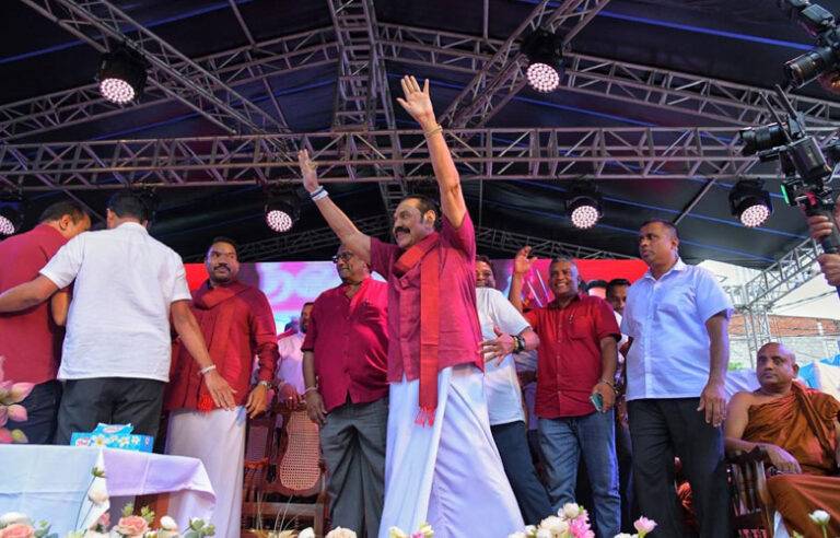 මහින්ද සැලුන් දොර වහයි – රනිල් ළඟට ගිය අය ආයෙ ගන්නෙ නෑ !