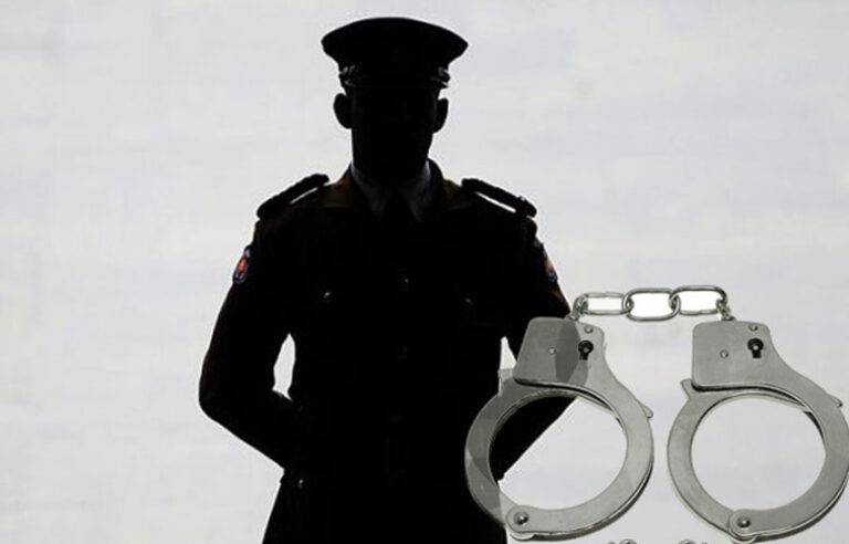 කුඩු තොගයක් සමග STF නිලධාරීන් දෙදෙනෙක් අත්අඩංගුවට !
