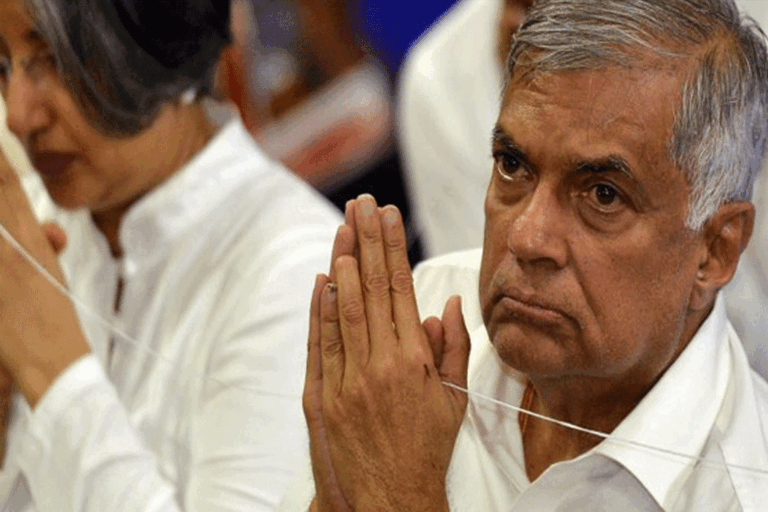 සඳුදා, අඟහරුවාදා ජනපති රනිල් කතරගම පුදබිමේ ආශිර්වාද පූජාවක