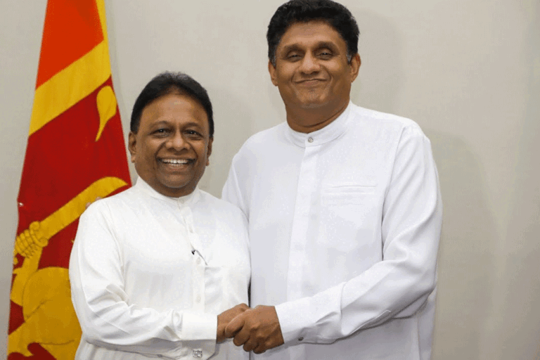 දිවයිනේ සිව්දිගම යා කරන පළමු ශ්‍රී ලාංකික නායකයා සජිත්. නොහිතන අයත් ඉදිරි සති දෙක තුළ වේදිකාවට එනවා – ඩලස්