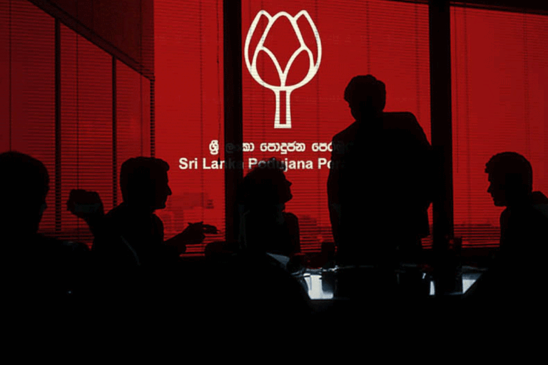 රනිල්ට සහාය දෙන්න පැන්න පොහොට්ටු සෙට් එකේ හනිමූන් ඉවරයි. කචල් ඇරඹේ !