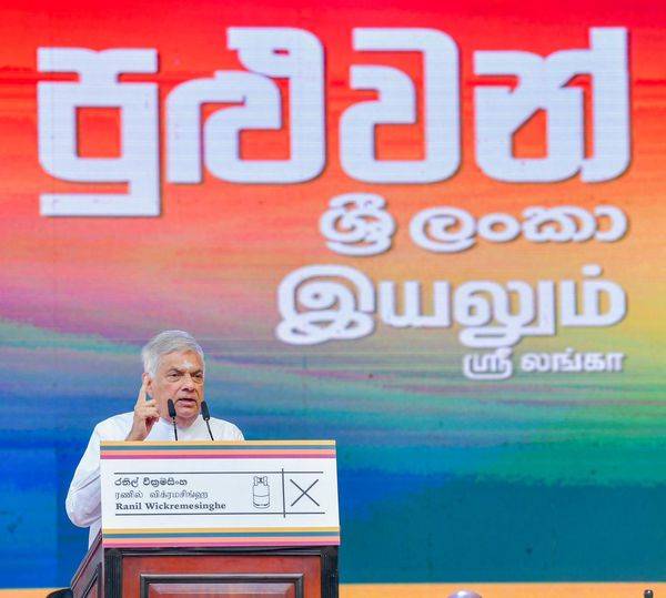 හැමෝම දැන් ඉටු කරන්න බැරි පොරොන්දු දෙන්නෙ ඇයි? ජනපති අසයි