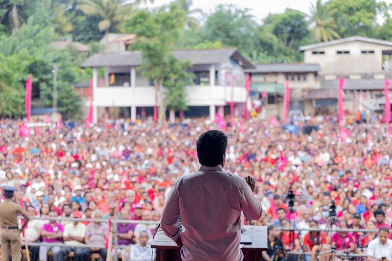 අනුර, ජනතා අභිලාෂයන් දැන් ඔබේ දෙවුර මතය!