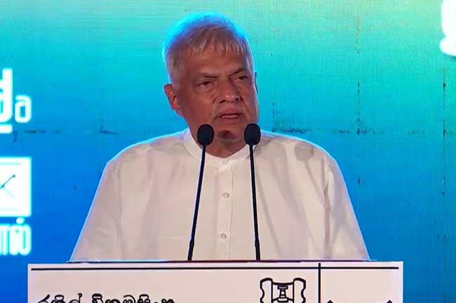 වෙන අයට චාන්ස් එක දීලා තමන්ගේ අනාගතය නැති කරගන්න එපා – ජනපති