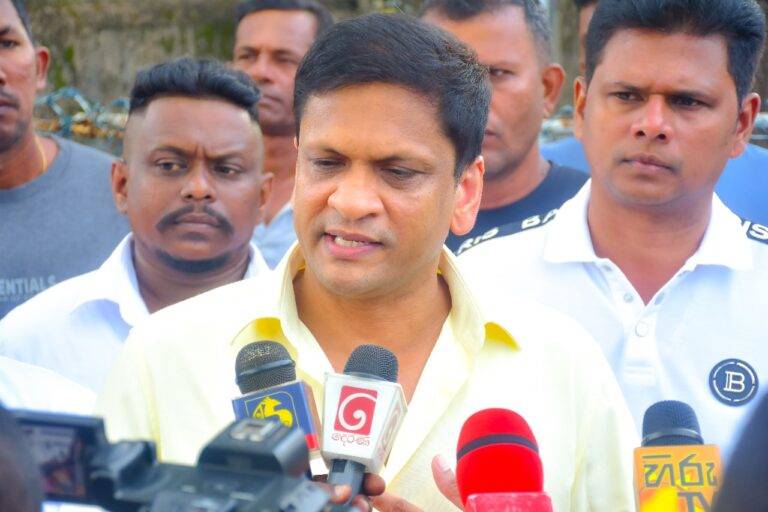 පොහොට්ටුවේ අය රටින් ගියාට ජනතාව එක්ක ඉන්න අපි රට දාලා යන්නේ නැහැ – ලාන්සා