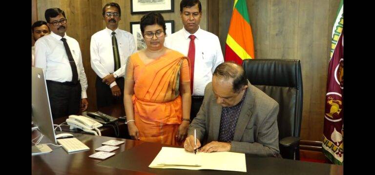 ජනාධිපතිවරයා කෝටි 20ක් ඉතුරු කරද්දී බස්නාහිර ආණ්ඩුකාරවරයාත් ලක්ෂ 20ක් ඉතුරු කරයි!