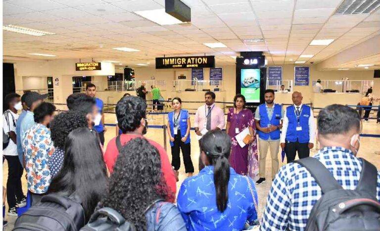 මියන්මාරයේ ත්‍රස්ත ග්‍රහනයෙන් මිදී ආ පිරිස කියන කතාව!