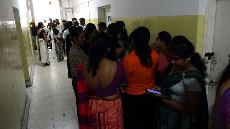 දෙවන දිනයටත් තැපැල් ජන්ද විමසීම ඇරඹෙයි !