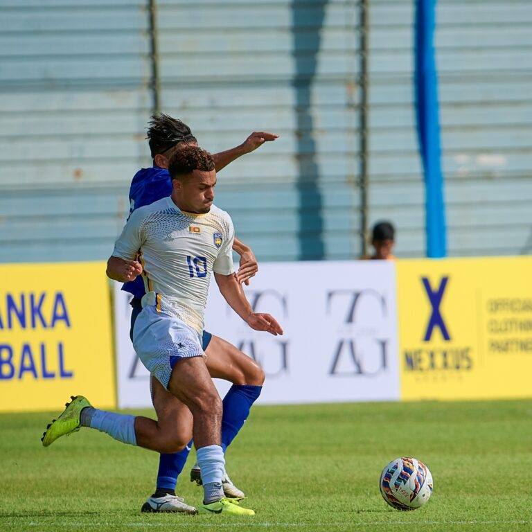 කාම්බෝජයට අප පසුපසින් ද කාම්බෝජය අපට පසුපසින් ද..