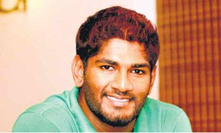 හිටපු සෞඛ්‍ය අමාත්‍යගේ පුතුට අයත් සුඛෝපභෝගී නිවාස දෙකක පරිහරණය තහනම් කරයි!