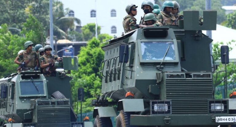 ජනපති අනුර දිවයිනේ සියලු පරිපාලන දිස්ත්‍රික්කවලට සන්නද්ධ හමුදාව කැඳවයි!