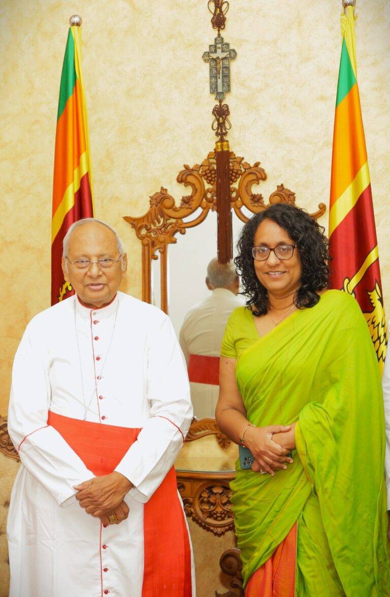 අගමැතිනිය හා කාදිනල් හිමිපාණන් අතර හමුවක්!