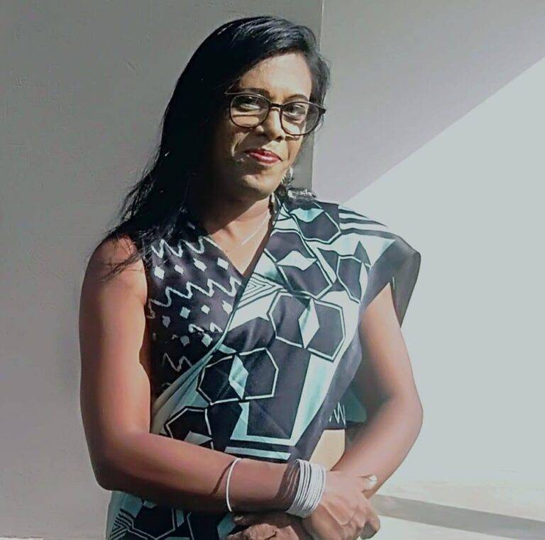 ඉතිහාසය නැවත ලියමින්, මැති සබයට හටන් කරන්න සමාජභාවය බාධාවක්කර නොගත් චානු!