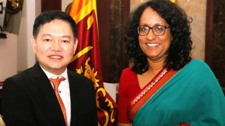 අග්‍රාමාත්‍ය හරිනි තායිලන්ත තානාපතිගෙන් ඉල්ලීමක් කරයි!