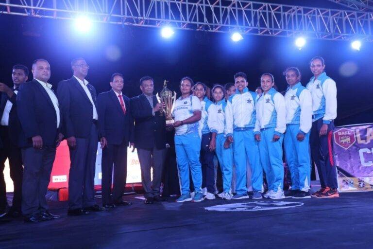 ලේට්න් කුසලාන දක්ෂතම කිරුළු පොලිසියේ නුවන් ට සහ ගුවන් හමුදාවේ තුෂාරි ට