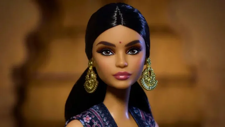 දීවාලි පහන් දල්වන්න කරළියට ආ “Diwali Barbie”