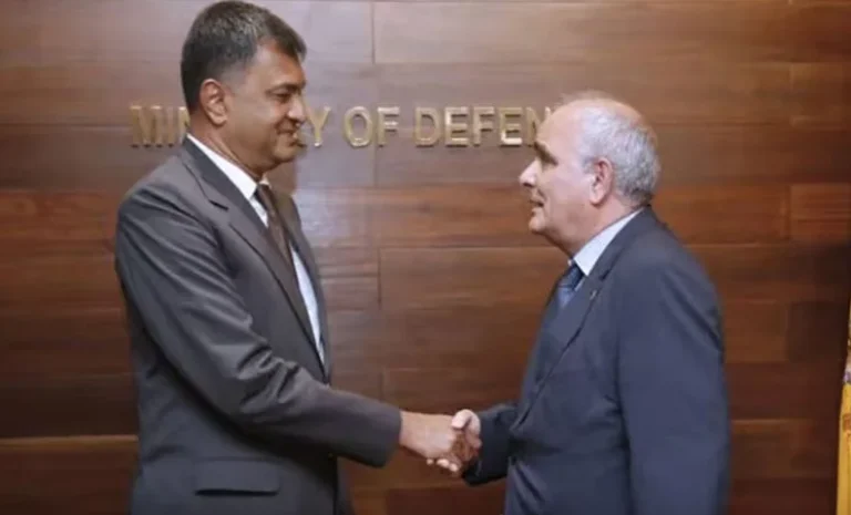 ආරක්‍ෂක ලේකම් හමු වූ රුසියානු තානාපති!