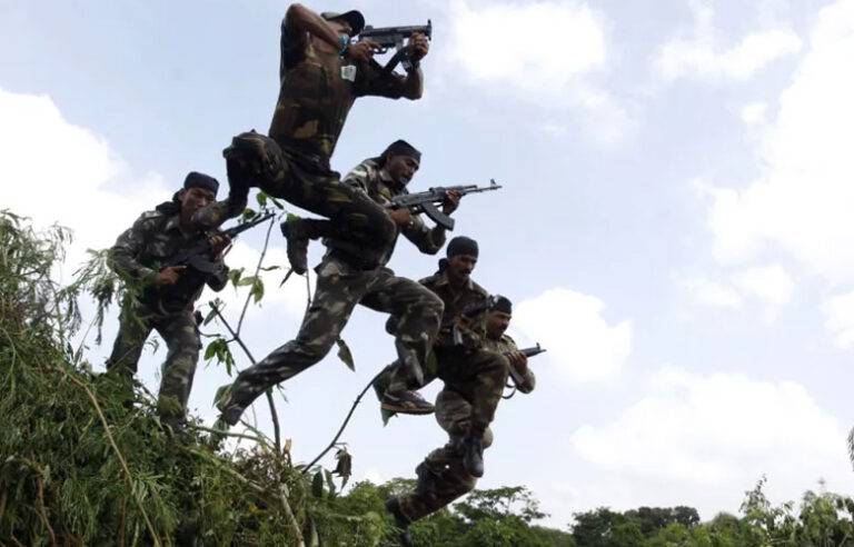 ඉන්දීය හමුදාව හා මාඕවාදී කැරලිකරුවන් අතර ප්‍රබල ගැටුම්; 31 දෙනෙකු මරුට