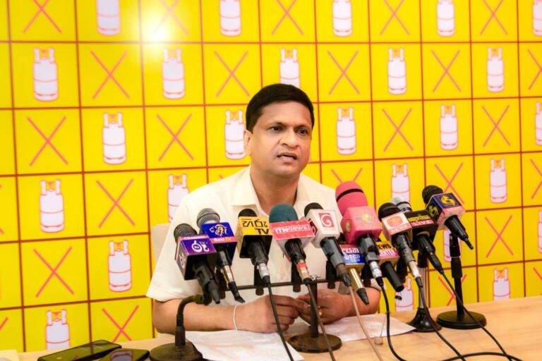 NPP බලයට ගේන්න ඡන්දය දුන්න රාජ්‍ය සේවකයින්ව දැන් අමතක කරලා – නිමල් ලාන්සා