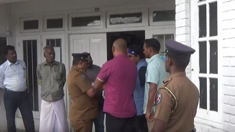 හැටන් ආදායම් පරික්ෂකවරියගේ රාජකාරියට බාධාකල ව්‍යාපාරිකයෙකුට වැඩ වරදී!