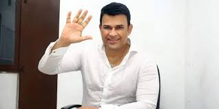 රන්ජන් මයික් එකෙන් යළි කරළියට!