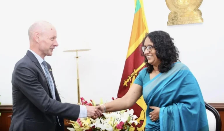 අගමැති හරිනි හමු වූ ඕස්ට්‍රේලියානු මහ කොමසාරිස්!
