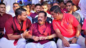ජෝන්ස්ටන්ව බලන්න මහින්ද වැලිකඩ ගිහින්!