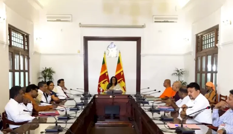 අග්‍රාමාත්‍යවරිය හමු වූ විදුහල්පති සේවා සංගමයේ නියෝජිතයන්!