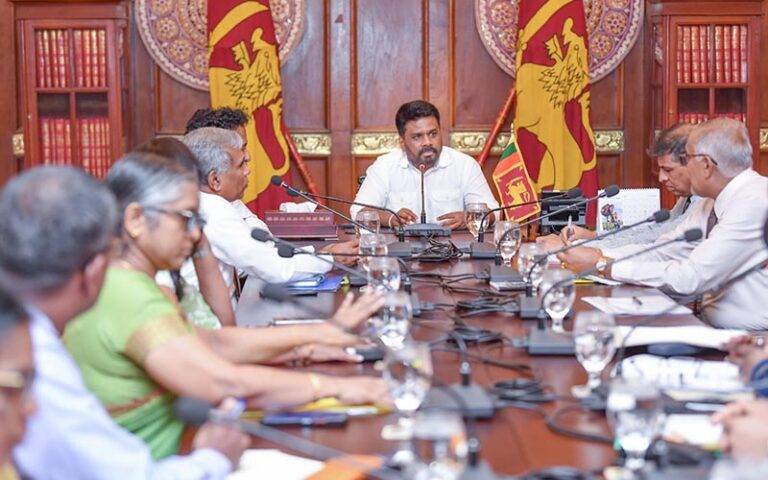 රට තුළ පවතින සහල් හා වී තොග ගැන වාර්තාවක් අද ජනපති අතට!