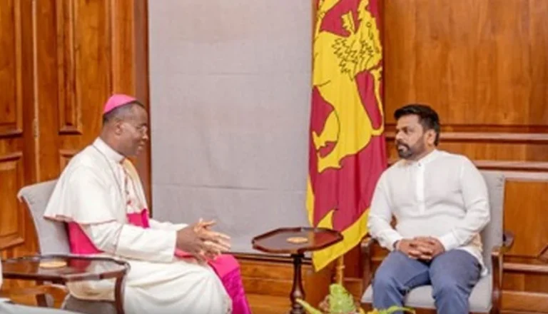 ජනපති අනුරට ෆ්‍රැන්සිස් පාප්වහන්සේගේ සුබ පැතුම ගෙන ආ වතිකාන තානාපතිවරයා!