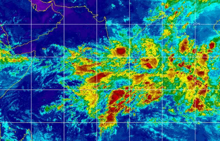 ප්‍රදේශ රැසකට තද වැසි සහ තද සුළං – අද (12) කාලගුණය