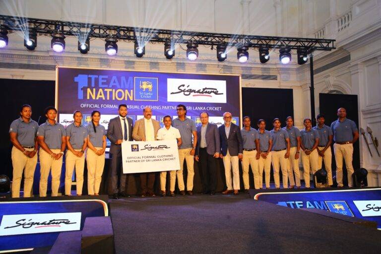 ශ්‍රී ලංකා ක්‍රිකට් එක්ක SIGNATURE