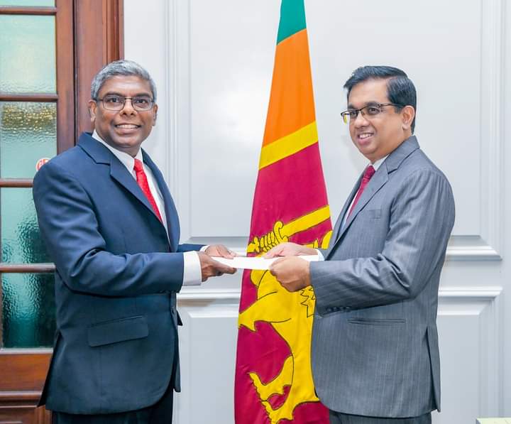 මහාචාර්ය ගෝමිකට තනතුරක්!