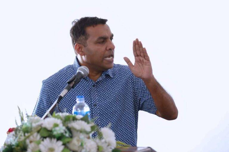 ප්‍රමිත බණ්ඩාර විපක්ෂයෙන් ඉල්ලීමක් කරයි.සජිත්ට සහ සජබෙටත් කොක්කක්!