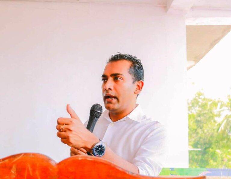 ජනාධිපති තාමත් හැසිරෙන්නේ 3% විපක්ෂ මන්ත්‍රීවරයා වගේ!